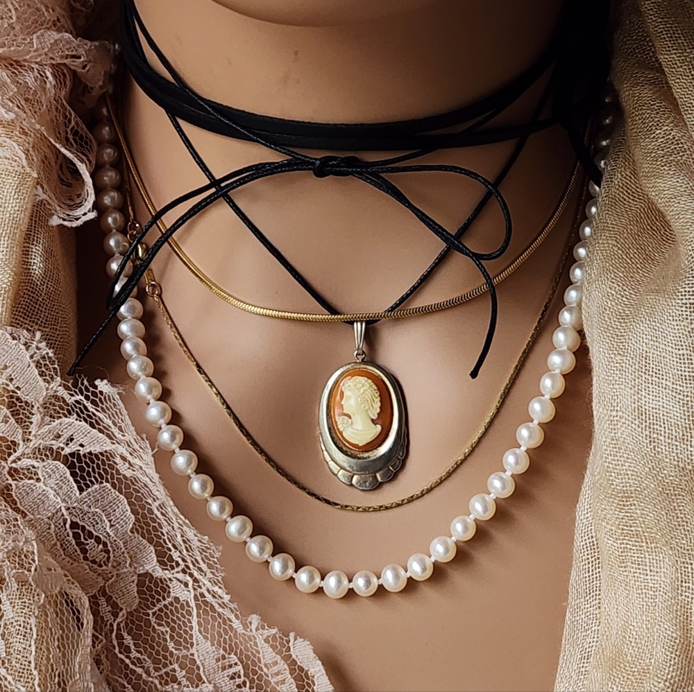 Petitte 925 Silver Silver Cameo Vintage Jewelry Dainty Black Cord